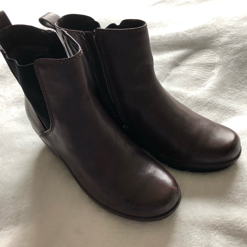 Clarks wedge brown boots